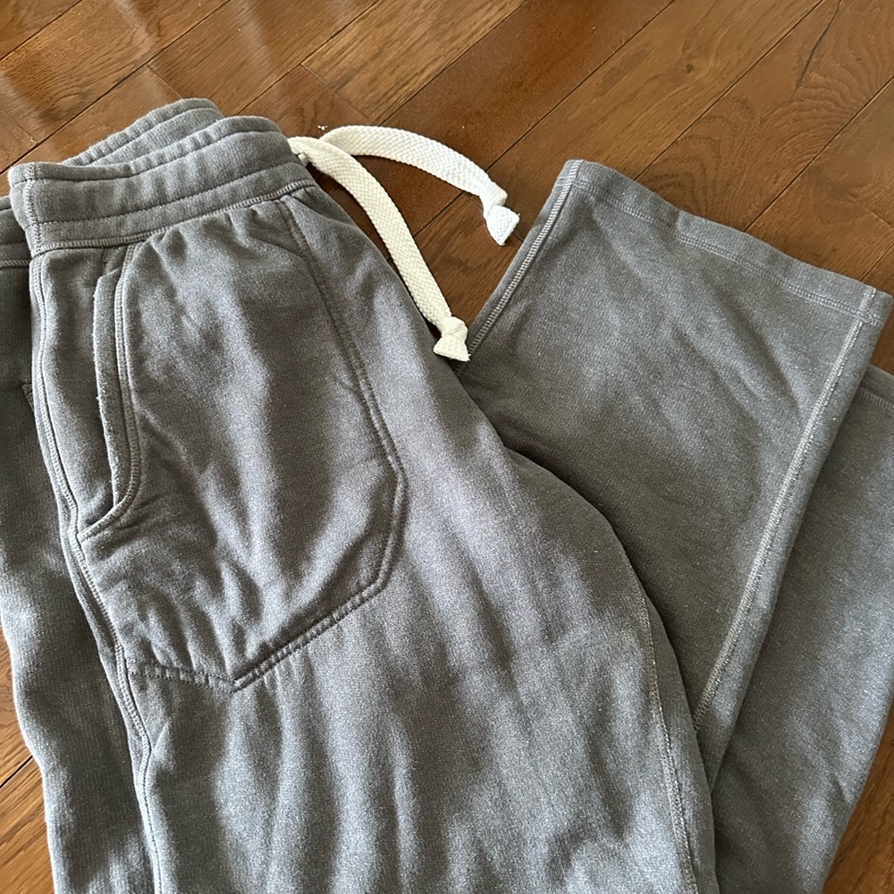 Men’s Lululemon straight leg fleece sweatpants